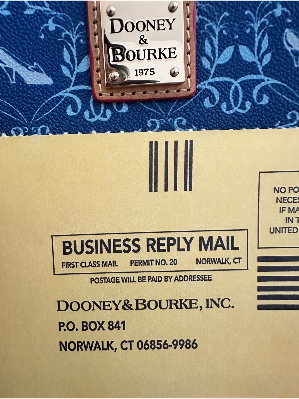 Disney Dooney & Bourke Cinderella Dream Big Wristlet Wallet - Unused Minor Flaw - Picture 9 of 13